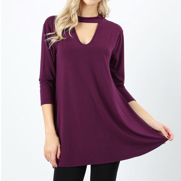 Zenana Outfitters Tops - NWOT Zenana Boutique Choker Top with Side Pockets